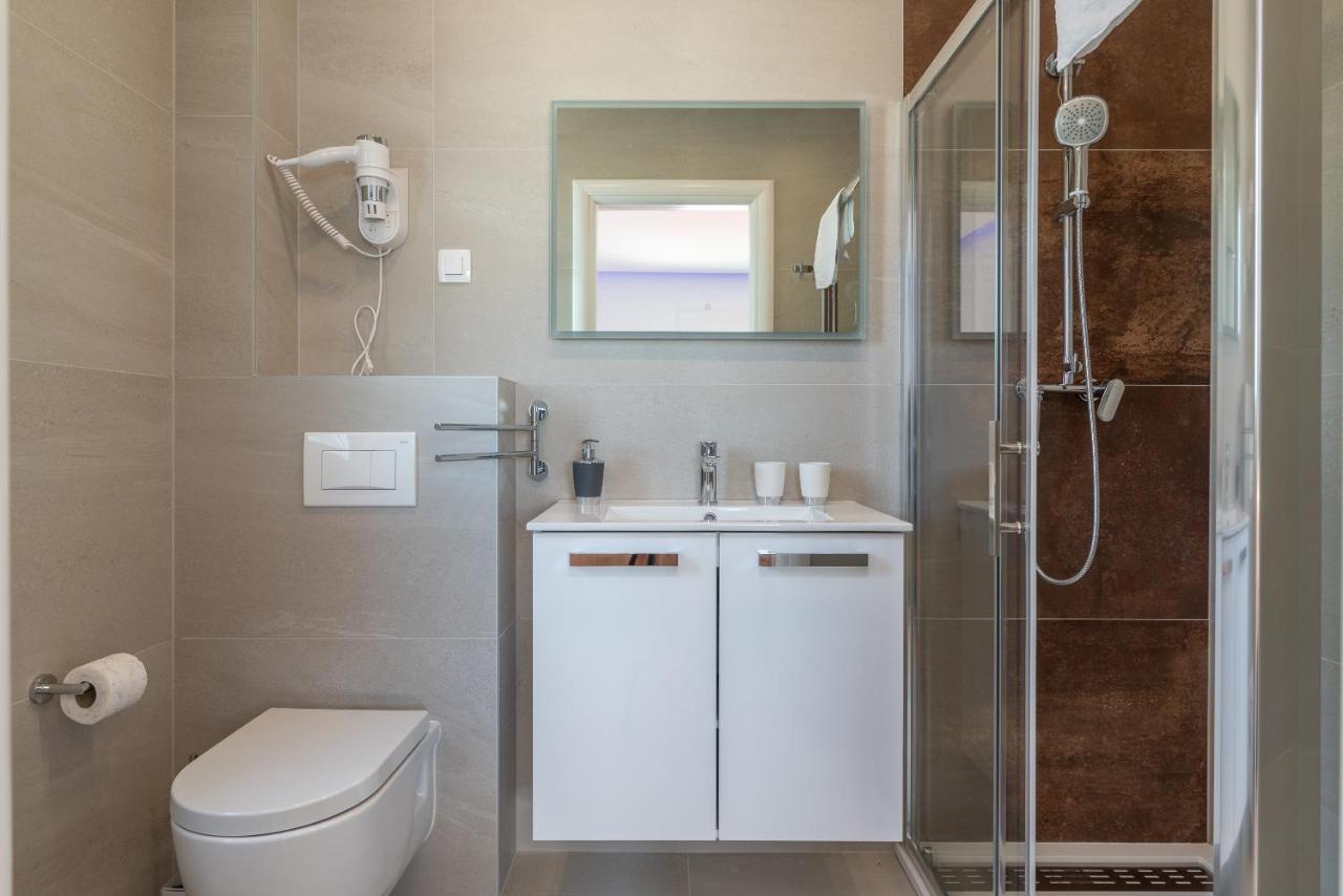 Luxury Sun Stone Heated Pool & Whirlpool *