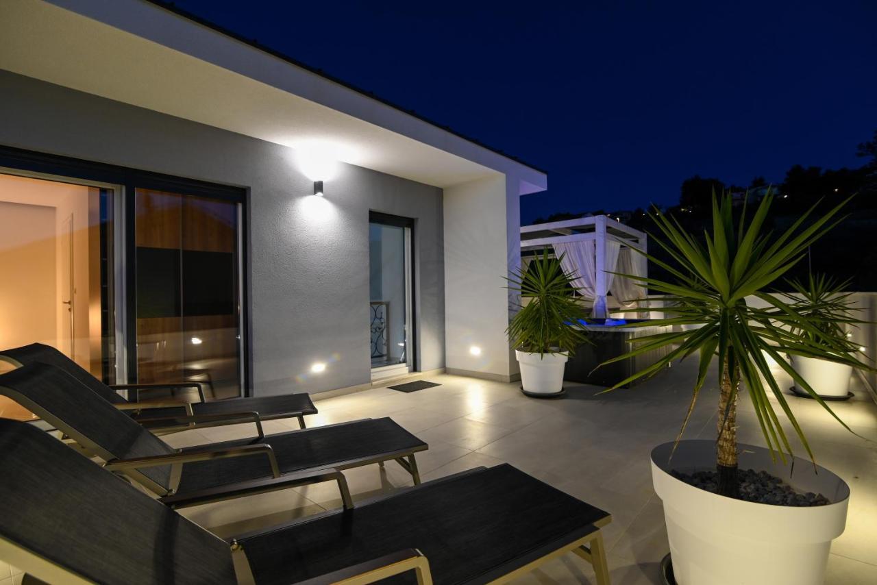 Luxury Sun Stone Heated Pool & Whirlpool Trogir