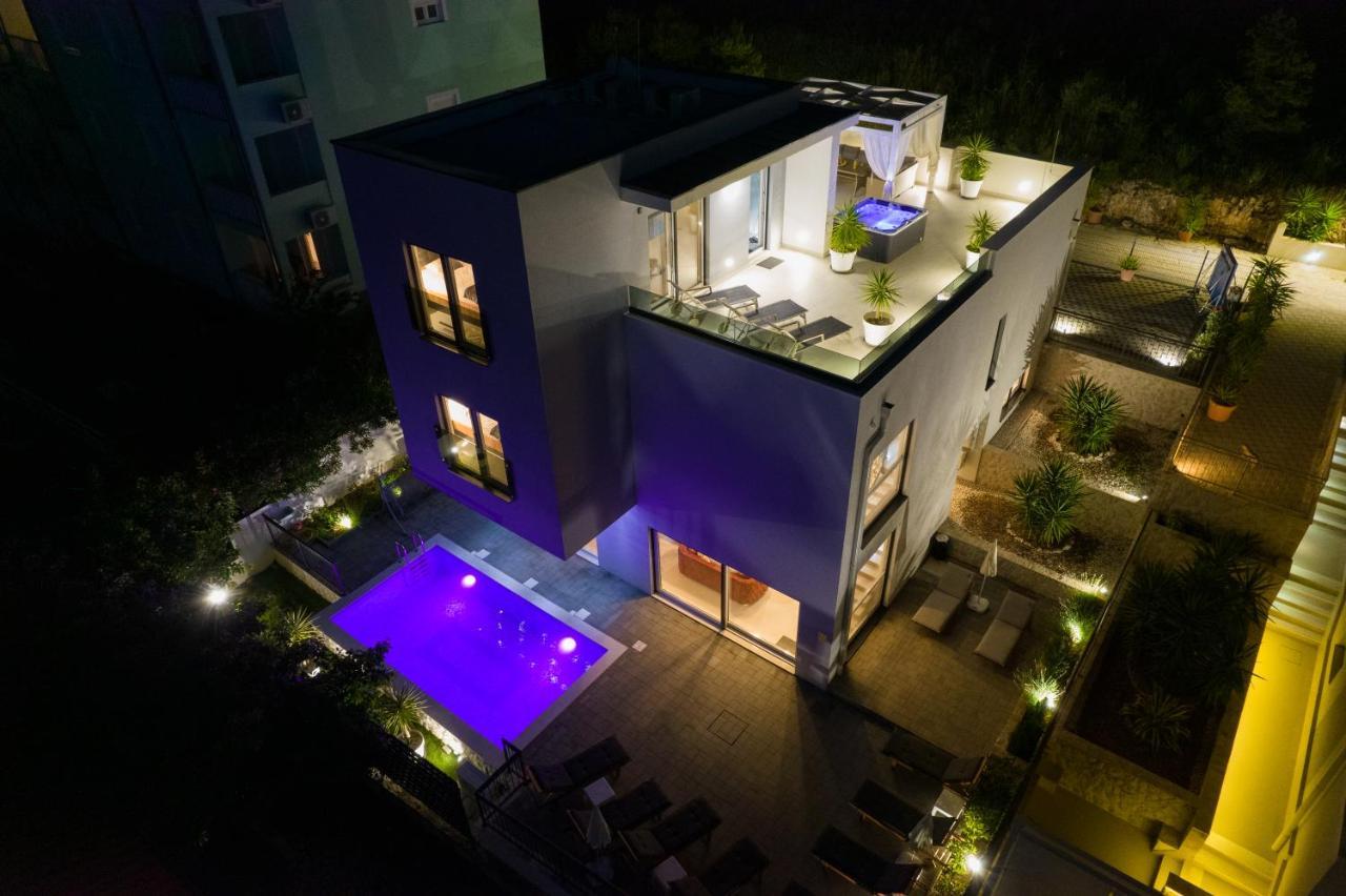 Luxury Sun Stone Heated Pool & Whirlpool Vila